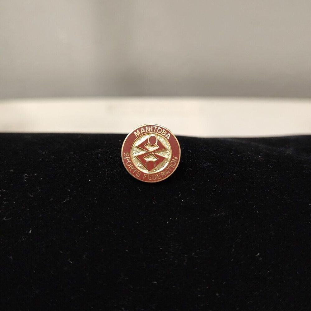 Vintage‎ Manitoba Sports Federation Canada Pin Enamel Travel Souvenir Hat Lapel